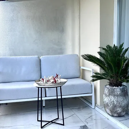 Coral Rouge, You Luxury In